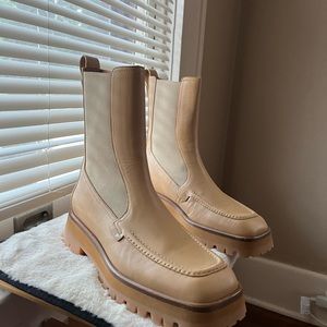 Labucq Irving Boot color Butter (like camel), size 41 NEW